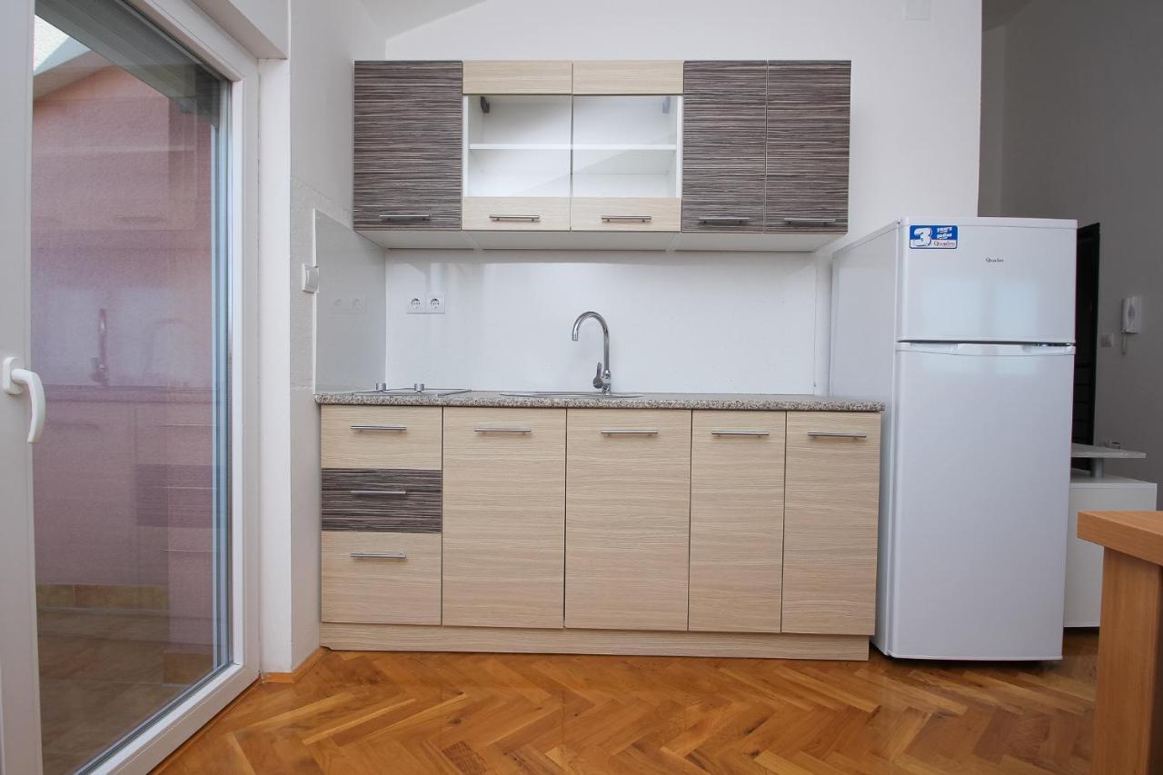 Apartmani Pranjic Kaštela Exteriör bild