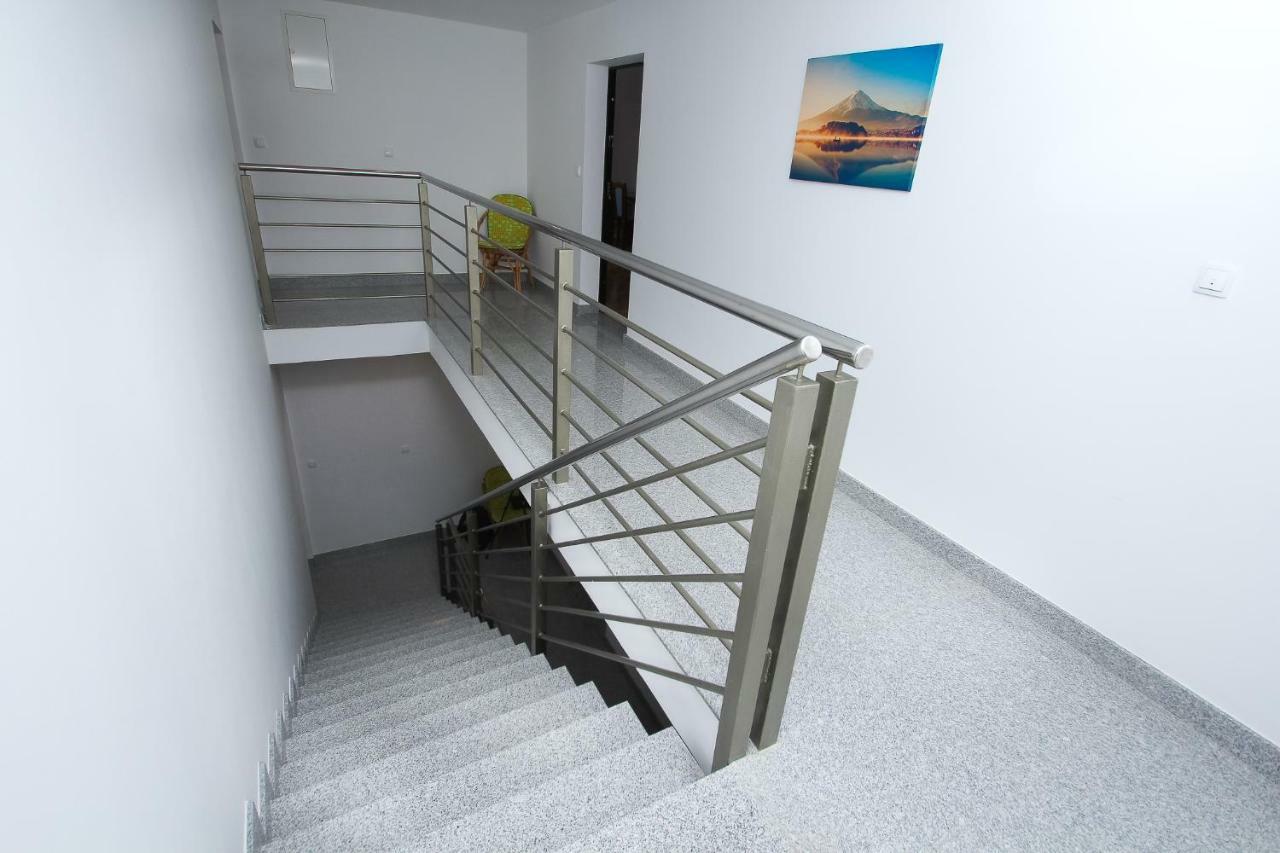 Apartmani Pranjic Kaštela Exteriör bild