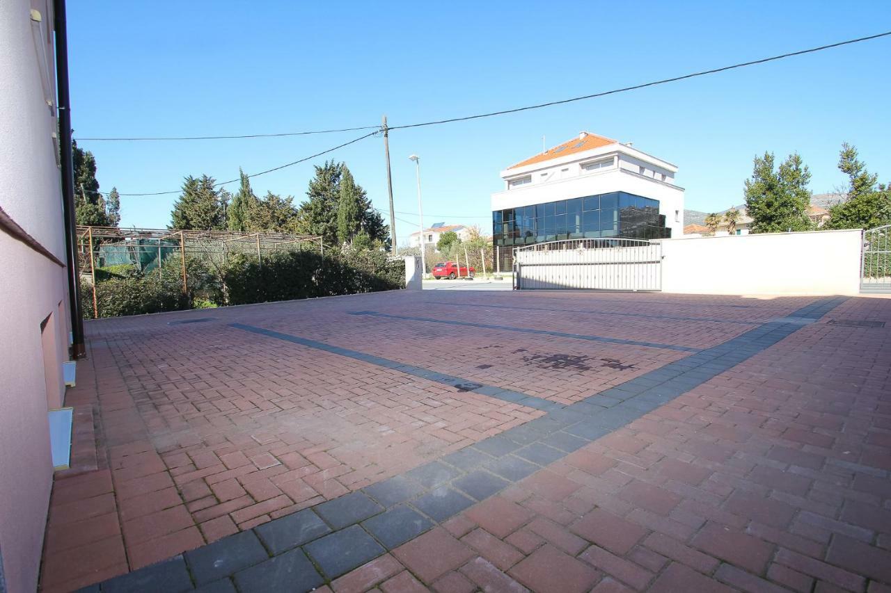 Apartmani Pranjic Kaštela Exteriör bild