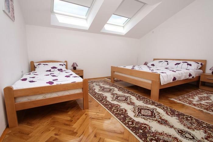 Apartmani Pranjic Kaštela Exteriör bild