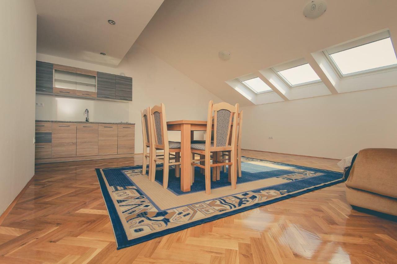 Apartmani Pranjic Kaštela Exteriör bild