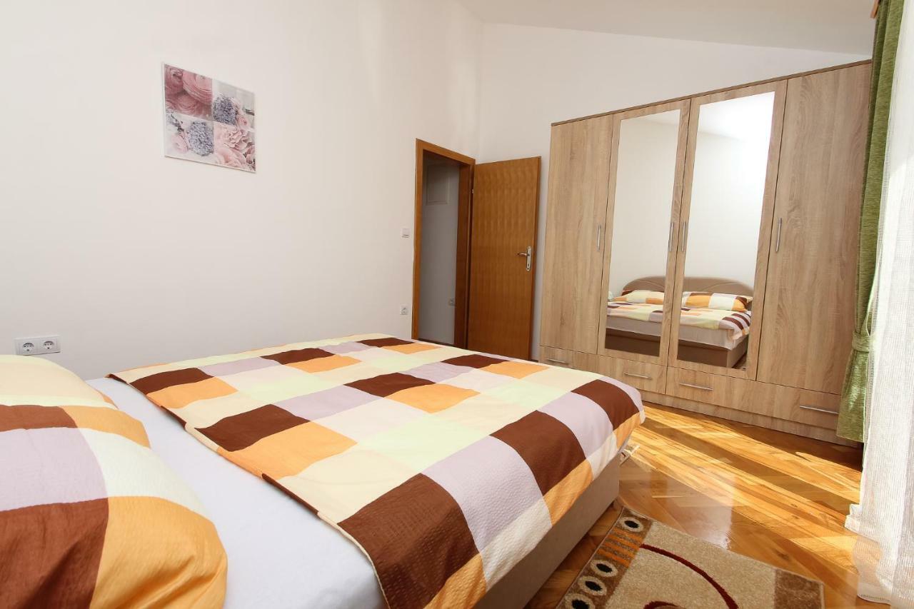 Apartmani Pranjic Kaštela Exteriör bild