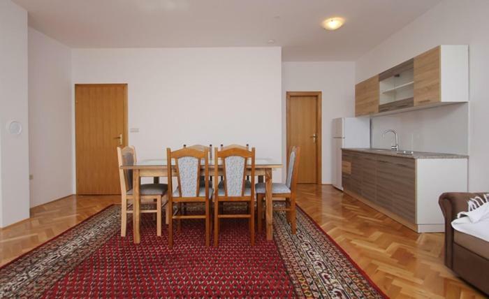 Apartmani Pranjic Kaštela Exteriör bild