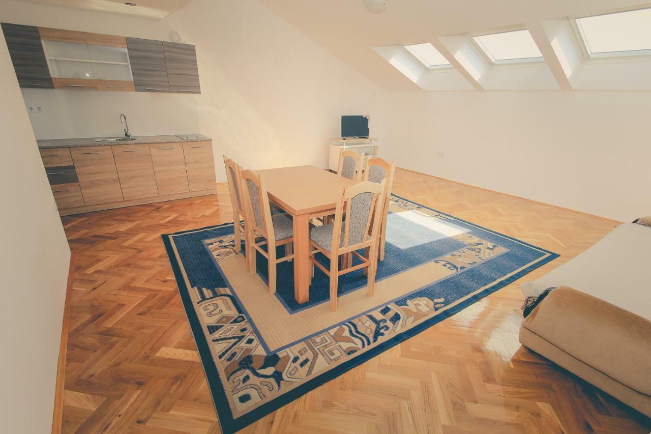 Apartmani Pranjic Kaštela Exteriör bild
